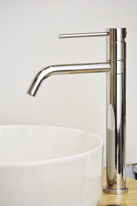 حنفية مغسلة كروم طويلة بتصميم دائري